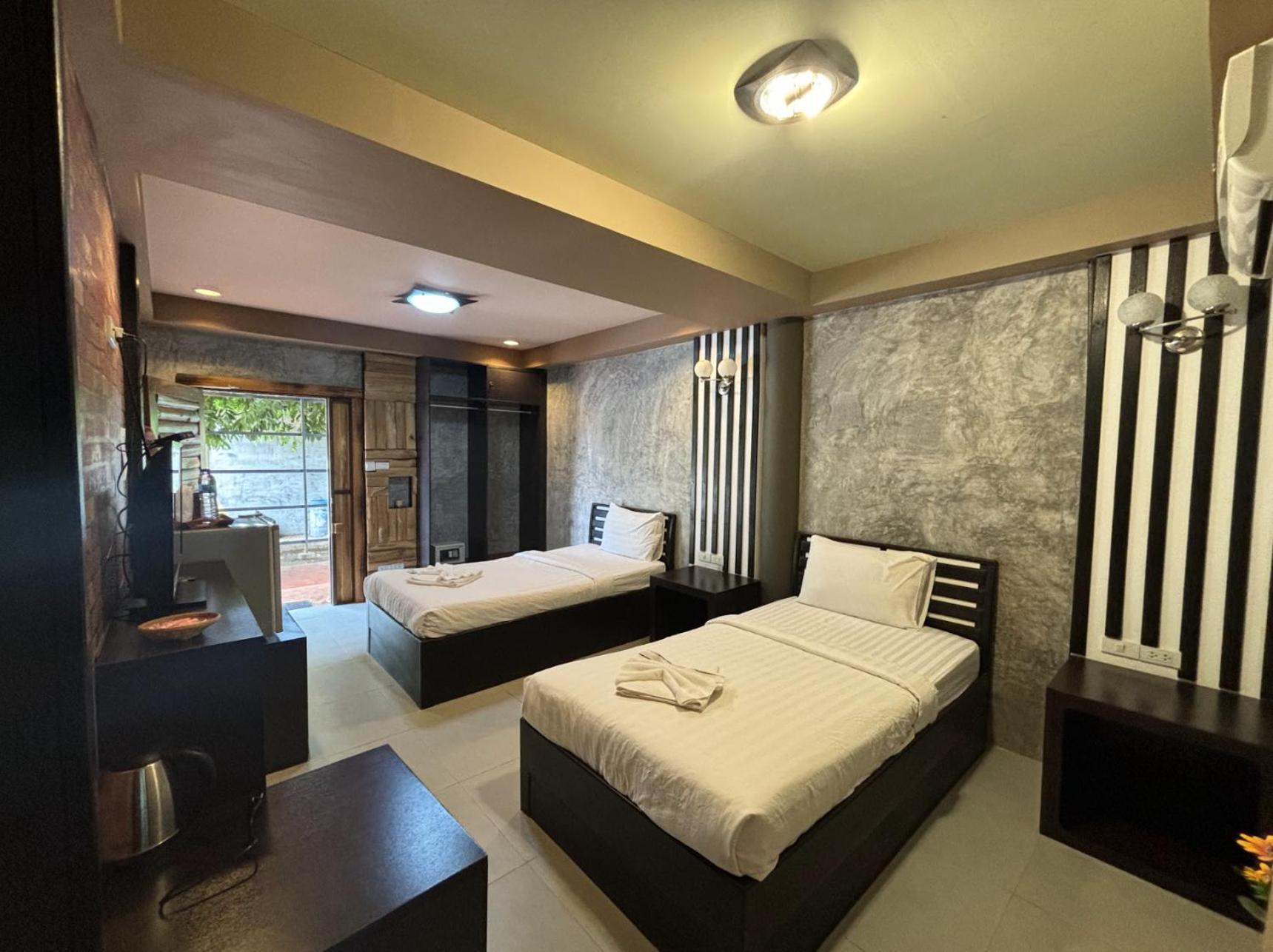 Revolution Kanchanaburi Adventure Hq Ban Chuk Kum Exterior photo