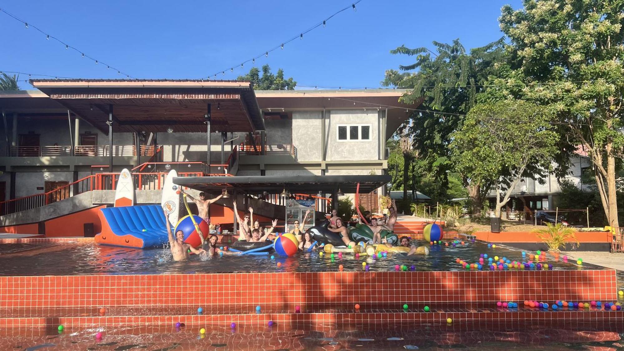 Revolution Kanchanaburi Adventure Hq Ban Chuk Kum Exterior photo